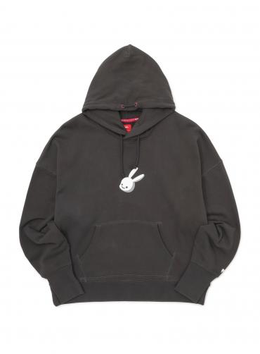 ヘヴィウェイトビッグパーカー 灰皿とウサギ