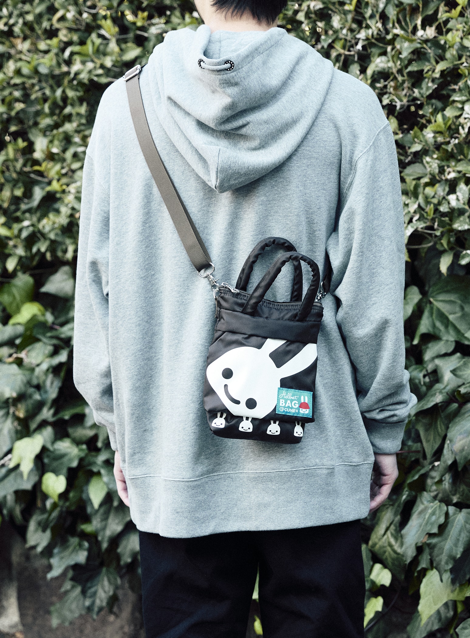 ミニチュアヘルメットミニバッグ｜ウサギがいる｜CUNE ONLINE STORE